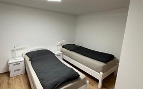 Guest Appartements Mit 2 Getrennten Schlafzimmern Fuer 4 Personen 24H Check In