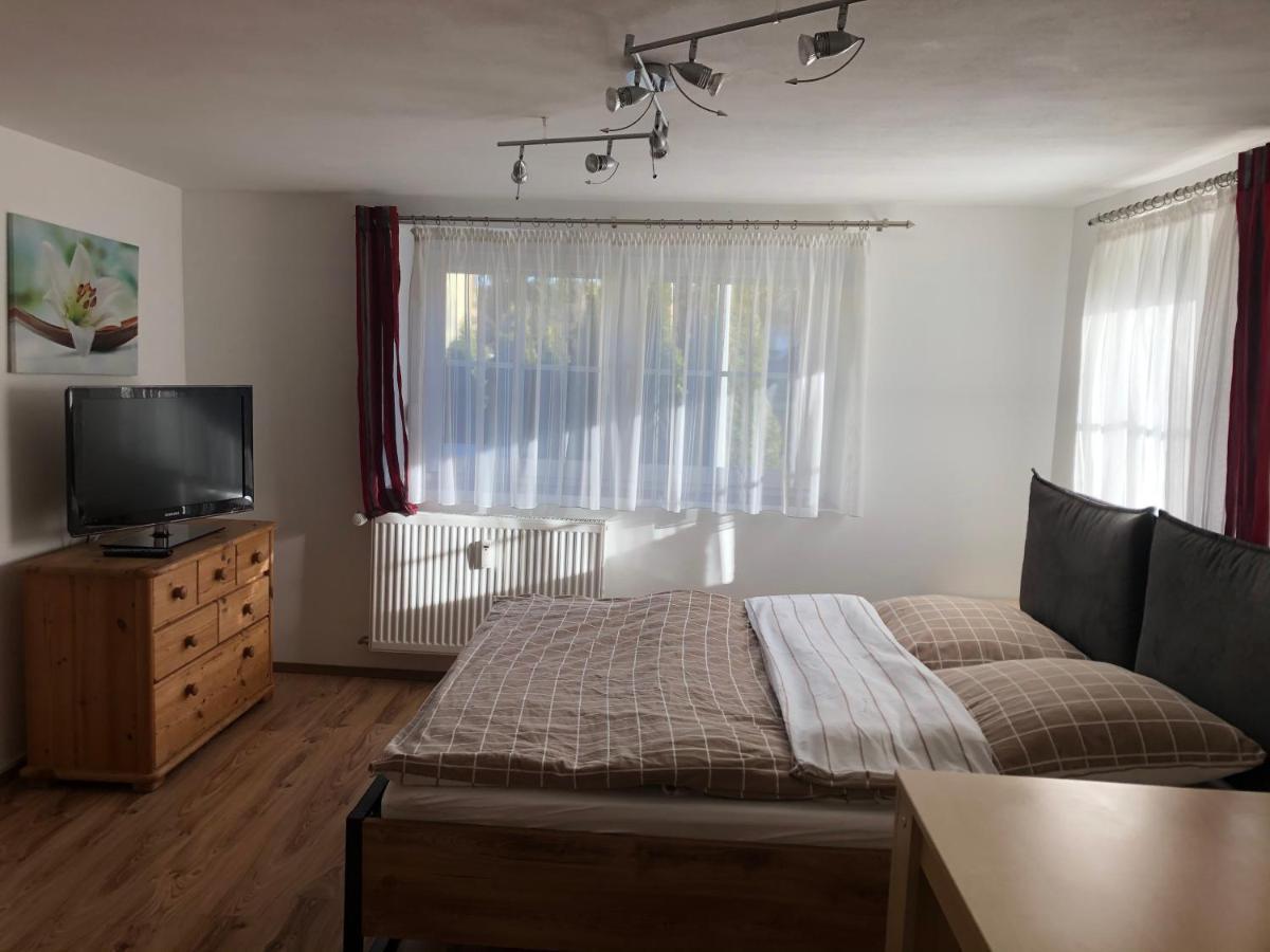 Guest Appartements Mit 2 Getrennten Schlafzimmern Fuer 4 Personen 24H Check In Aalen Buitenkant foto