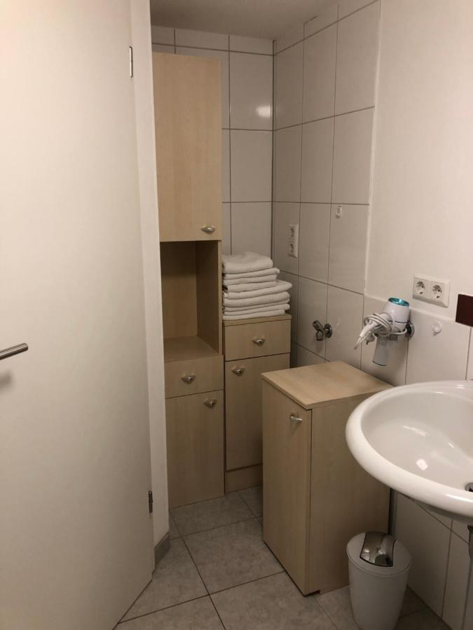 Guest Appartements Mit 2 Getrennten Schlafzimmern Fuer 4 Personen 24H Check In Aalen Buitenkant foto