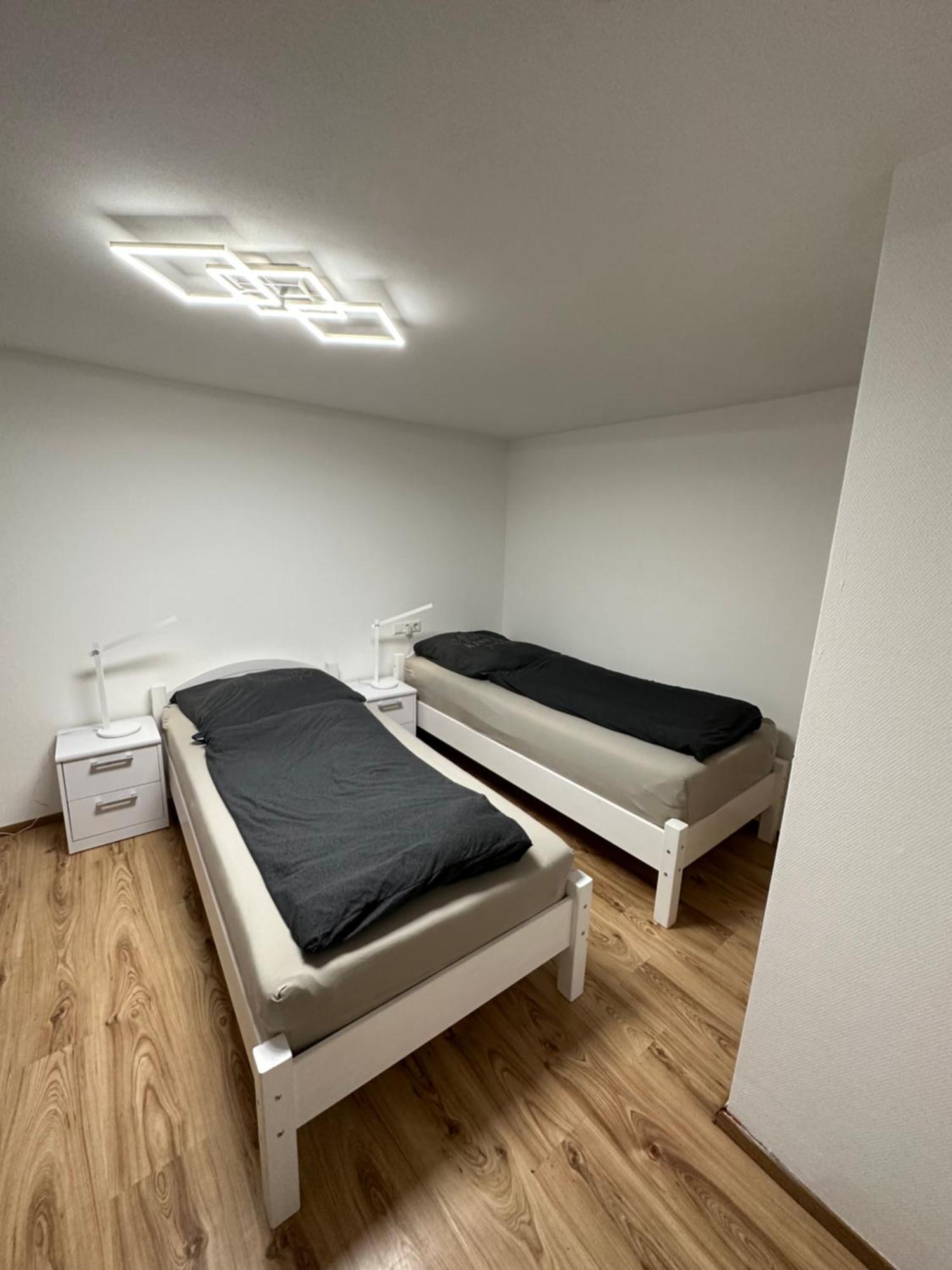 Guest Appartements Mit 2 Getrennten Schlafzimmern Fuer 4 Personen 24H Check In Aalen Buitenkant foto