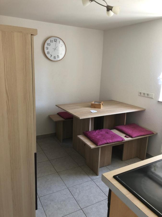 Guest Appartements Mit 2 Getrennten Schlafzimmern Fuer 4 Personen 24H Check In Aalen Buitenkant foto