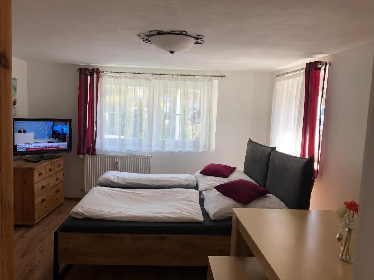 Guest Appartements Mit 2 Getrennten Schlafzimmern Fuer 4 Personen 24H Check In Aalen Buitenkant foto