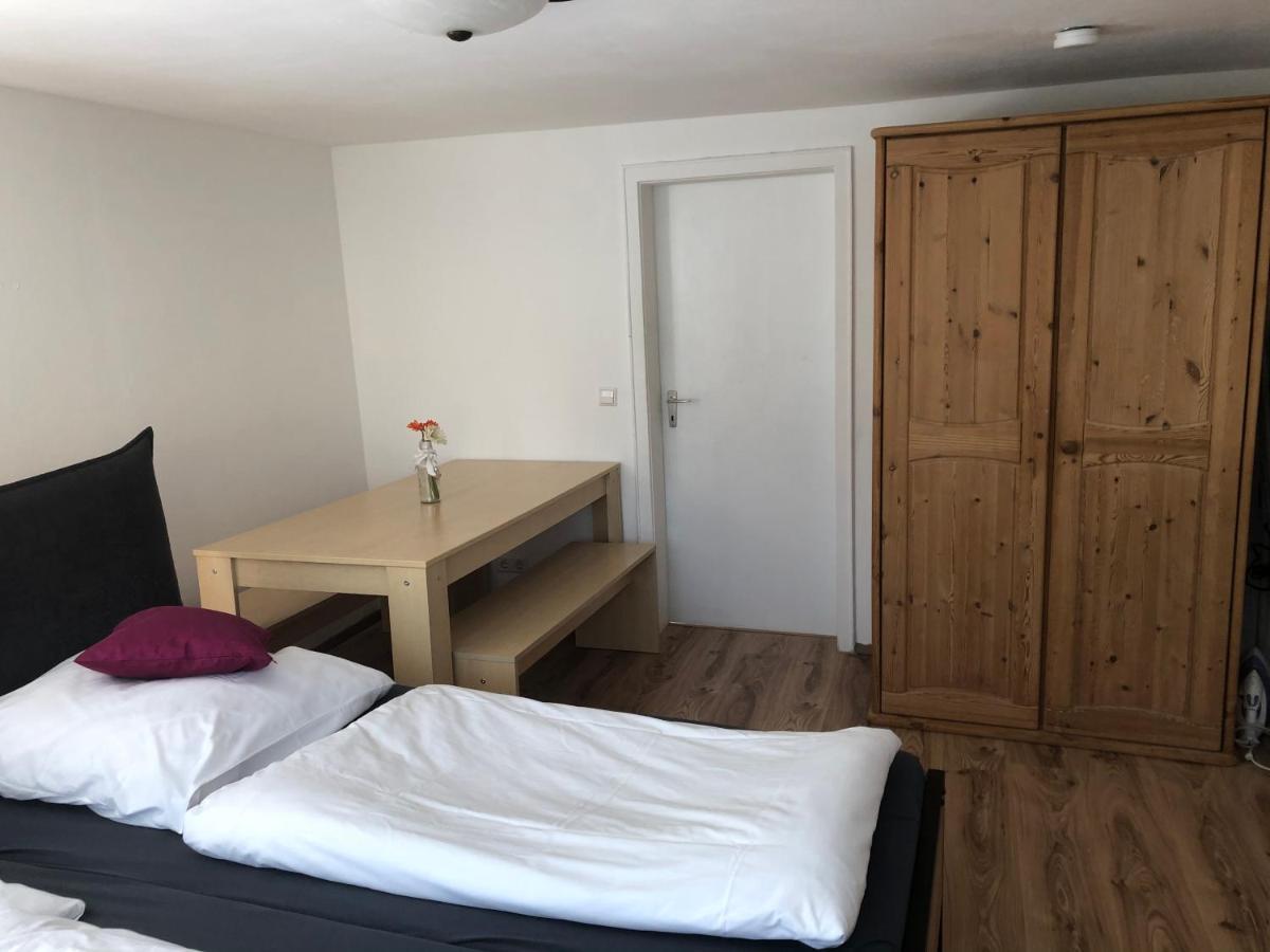 Guest Appartements Mit 2 Getrennten Schlafzimmern Fuer 4 Personen 24H Check In Aalen Buitenkant foto